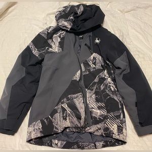 I’m selling a Boys Spider Ski/ Snowboard Jacket. It’s a size 12 boys.